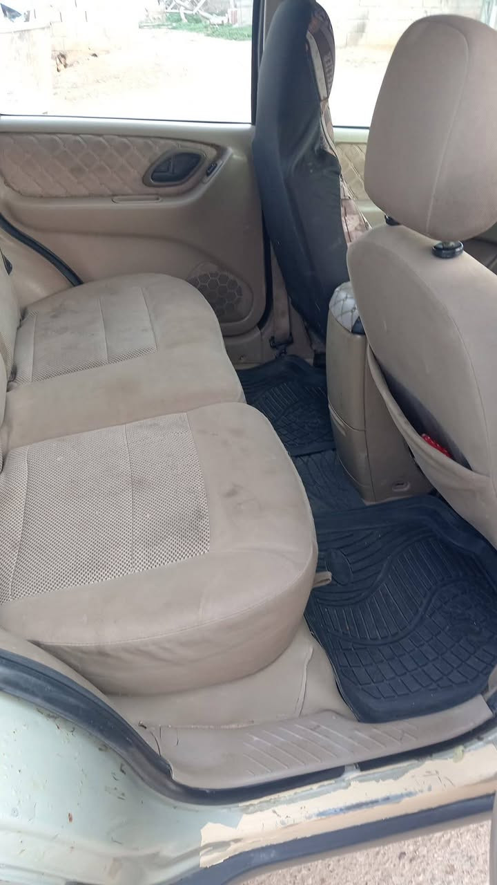 سلام وعليكم فورت للبيع رقم ديالى كفالة عامل كهربائيات كلهة شغالة تخم تاير جديد تتفهة تبريد شغال  لسيارة بسمي تحويل ثاني يوم موديل 2006 مكاني ديالى جلولاء ستفسار اتصال على رقم ***********
