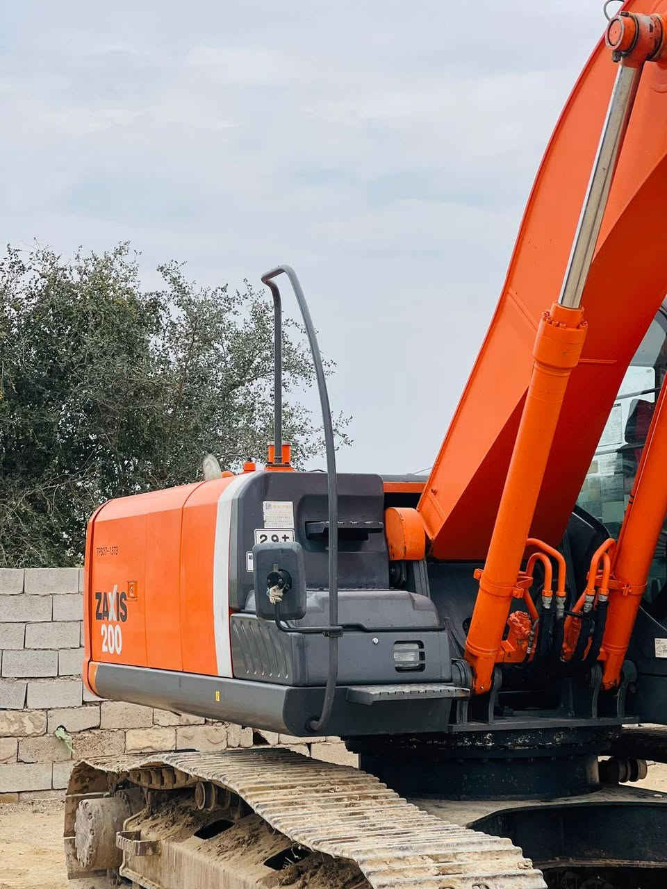 للبيع زت ثريه موديل 2012اصل مكفوله كفاله عامه  بطعم زيرو دخول جديد  وضع شركه شرط عدد ساعات العمل 9الف قطرت صبغ ما بيه مكانه واسط تقاطع زبيديه ***********+++*********** مكينه جاهزه وجديده بمعنه الكلمه   منفيس
