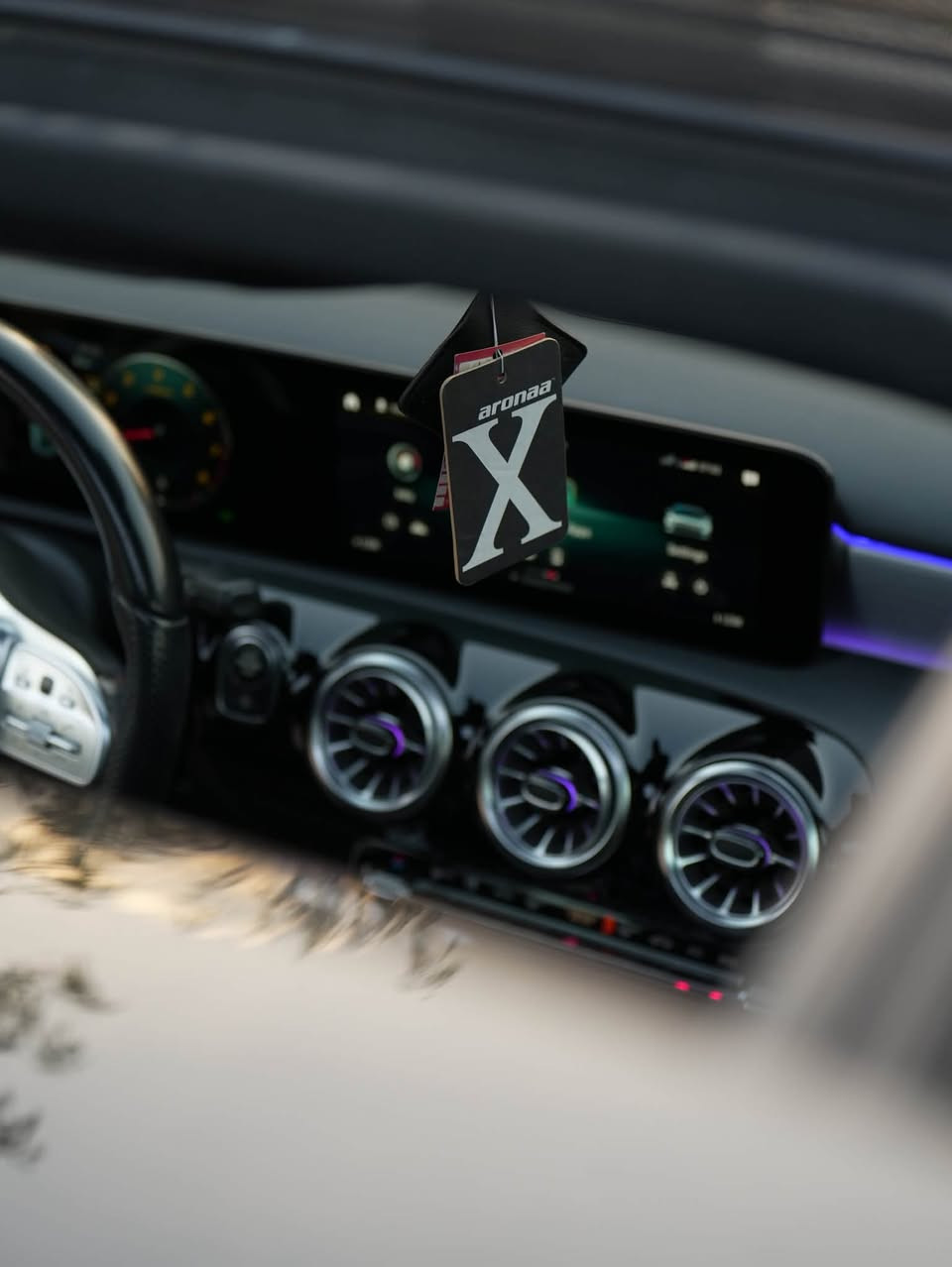 A220
Amg kit 
ويل 19 
دواخل كنتاره
شاشات كبيره 
كشن كهرباء خزن 
بانوراما 
ستيرن D
طخم تاير جديد 
بطاريات جديده
قطعتين صبغ 
***********
