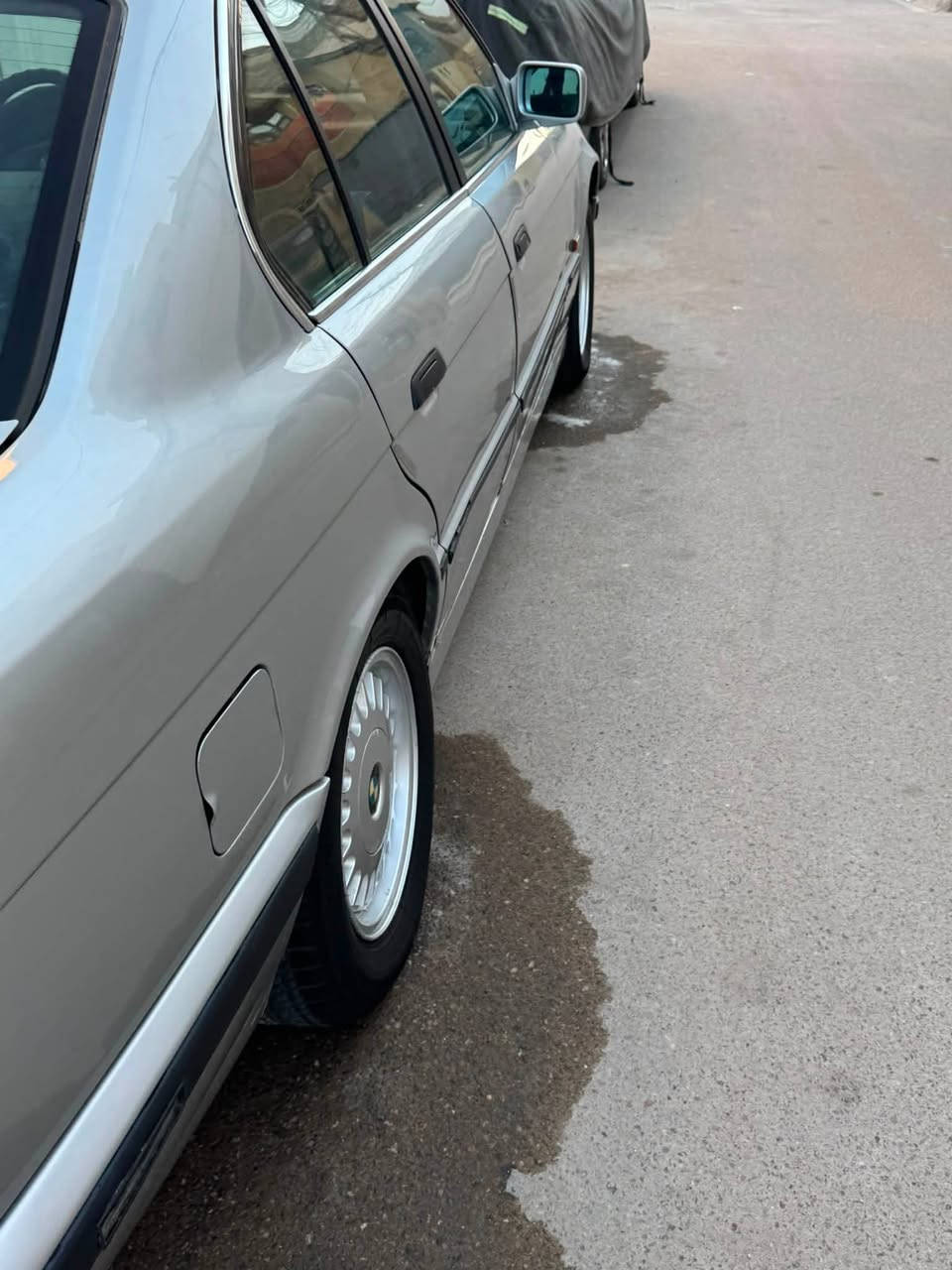 السلام عليكم BMW 252  موديل ٩٠ كير عادي رقم سليمانيه بسمي  تبريد ويه السويج رايدها ٥٠ ورقه السياره موحوده  ابغداد ***********
