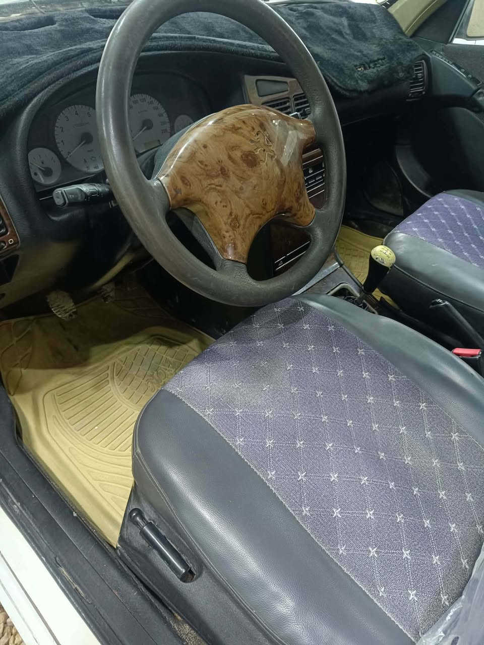 بيجو بارص 2011 رقم نجف للبيع بيها شوية تصليحات صبغ للاتصال ***********
