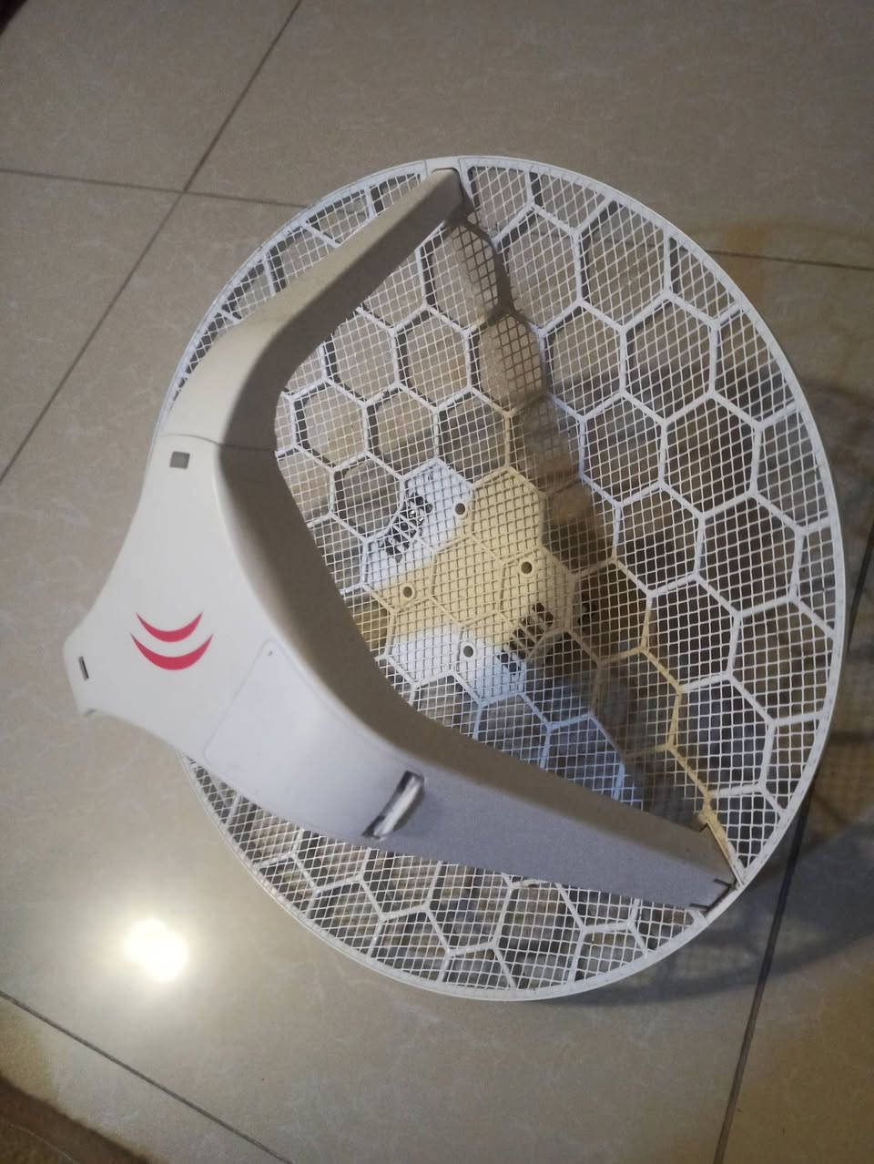 السلام عليكم راوتر +نانو كامل بسعر 80بي مجال شي قليل الشراي يتصل على الرقم ***********
