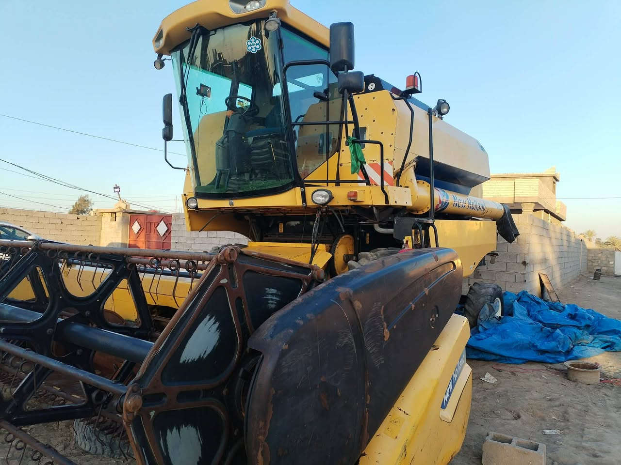 للبیع حاصودە نیهولند 5050 فول مواصفات دابل کوشن  مودیل 2013 رقم سلێمانیە 4بلم سحر مناسب رقم ***********  ***********
