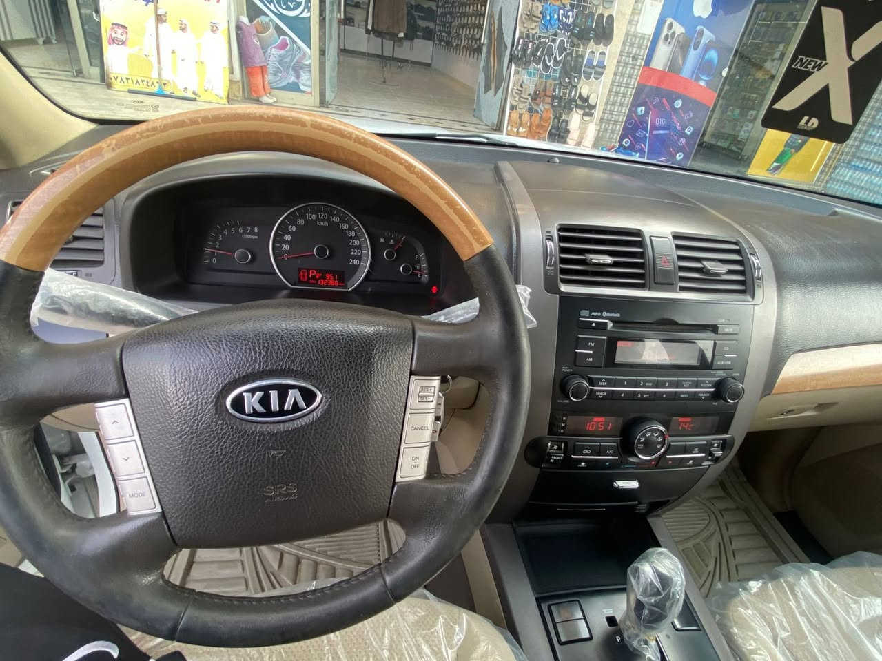 للبيع مهافي  خليجي موديل 12مكفوله من الصبغ نص مواصفات السياره حلوه وجاهزه رقم بغداد 11السعر 145 مكان السياره الرمادي قرب مجلس المحافظه ***********
