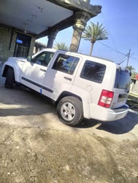 للبيع.جيب لبرتي 2012 السياره كلش نضيفه واحلا من الصور   كامله عل اخر ح...