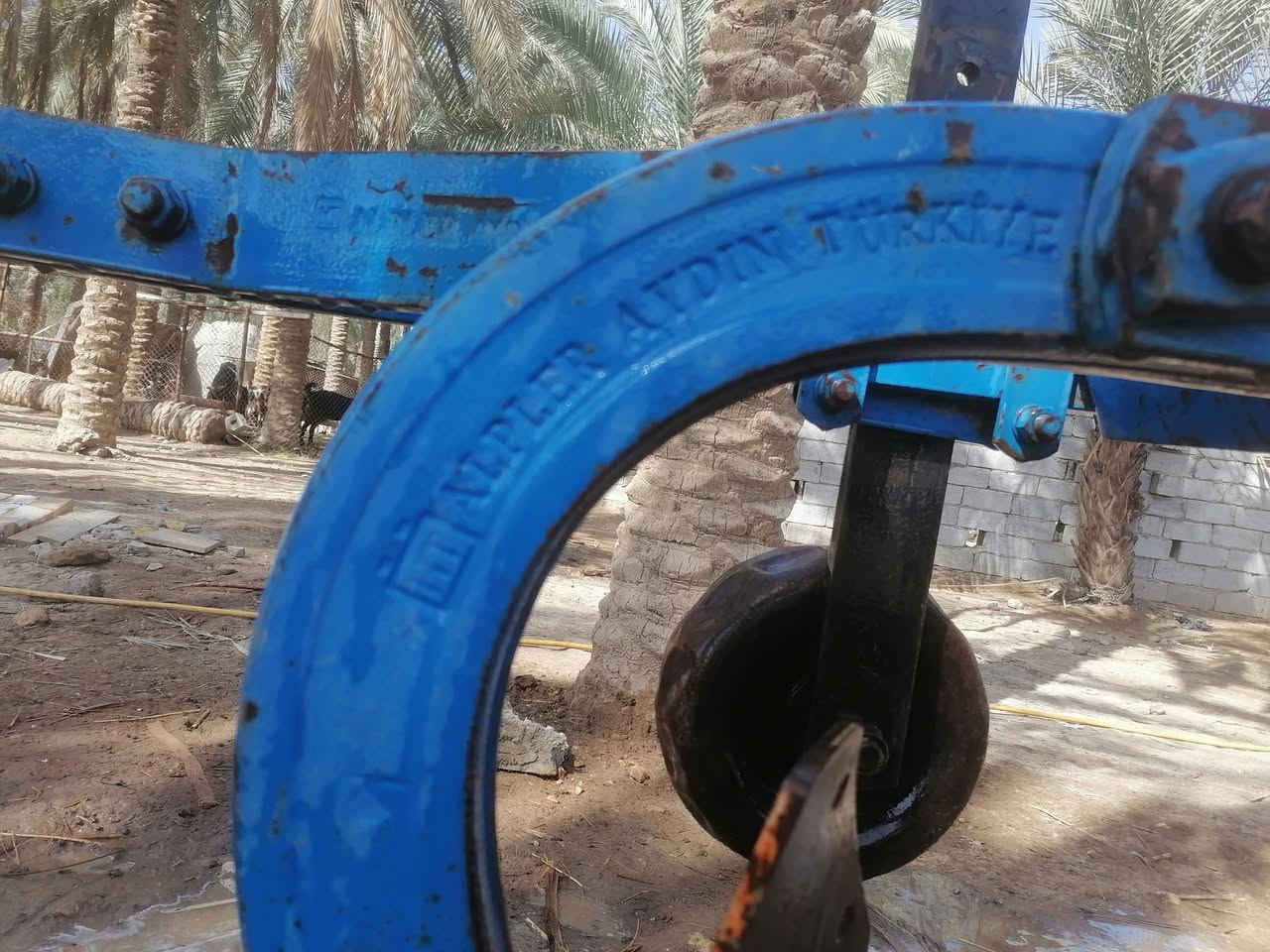 السلام عليكم فدان للبيع تركي حجم 12 البير مشتغل قليل مكان الديوانيه قضاء السدير للاستفسار الاتصال على الرقم ***********
