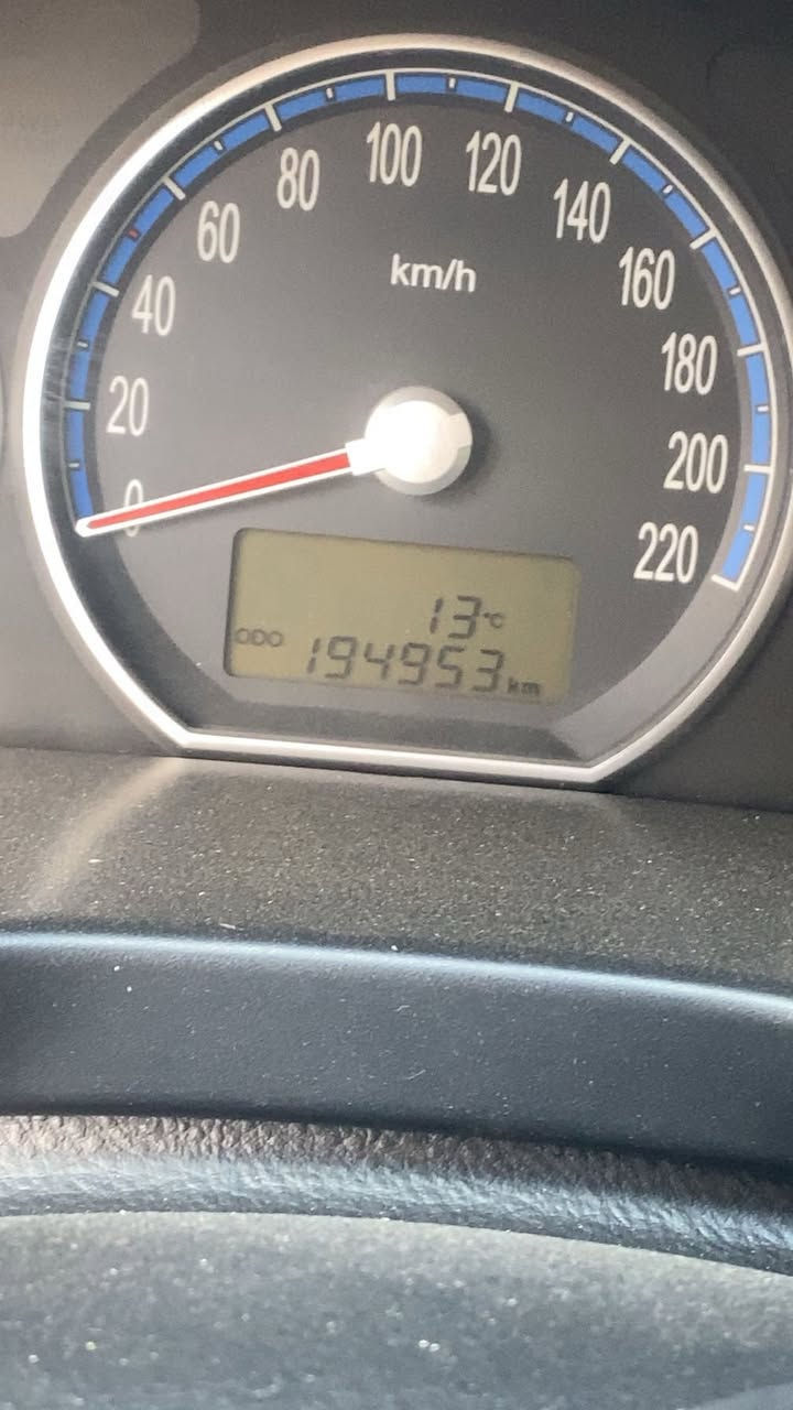 سلام عليكم للبيع هيونداي سنتافي 2009، وارد خليجي 7 راكب، مكاني بغداد الدورة ، محرك دوش تحويل، فول مواصفات 1/1 سويج فتحة دبل كزوز يدات ستيل تبريد 3 قطع ويل كب حجم كبير، كير وحدادة تخم تاير تبريد ثلج، السيارة جاهزة وما تصرف شي والمكينة مضبوطة وما مفتوحة، السعر
140 وبية مجال ضربته فقط جاملغ ربع بارد راجع بلاد وبيه شخوط بل باب سويته تكحيل.
الاستفسار ***********
