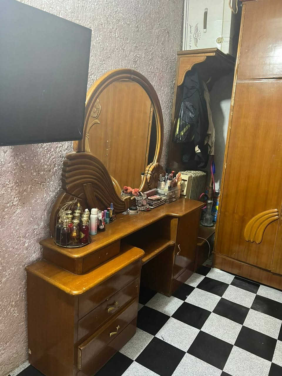 غرفة صاج تسكام  عنوان بغداد البلديات👉📞 ***********
شعدكم للبيع اثاث مستخدام غرفة للبيع راسلوني خاص بيع سريع
