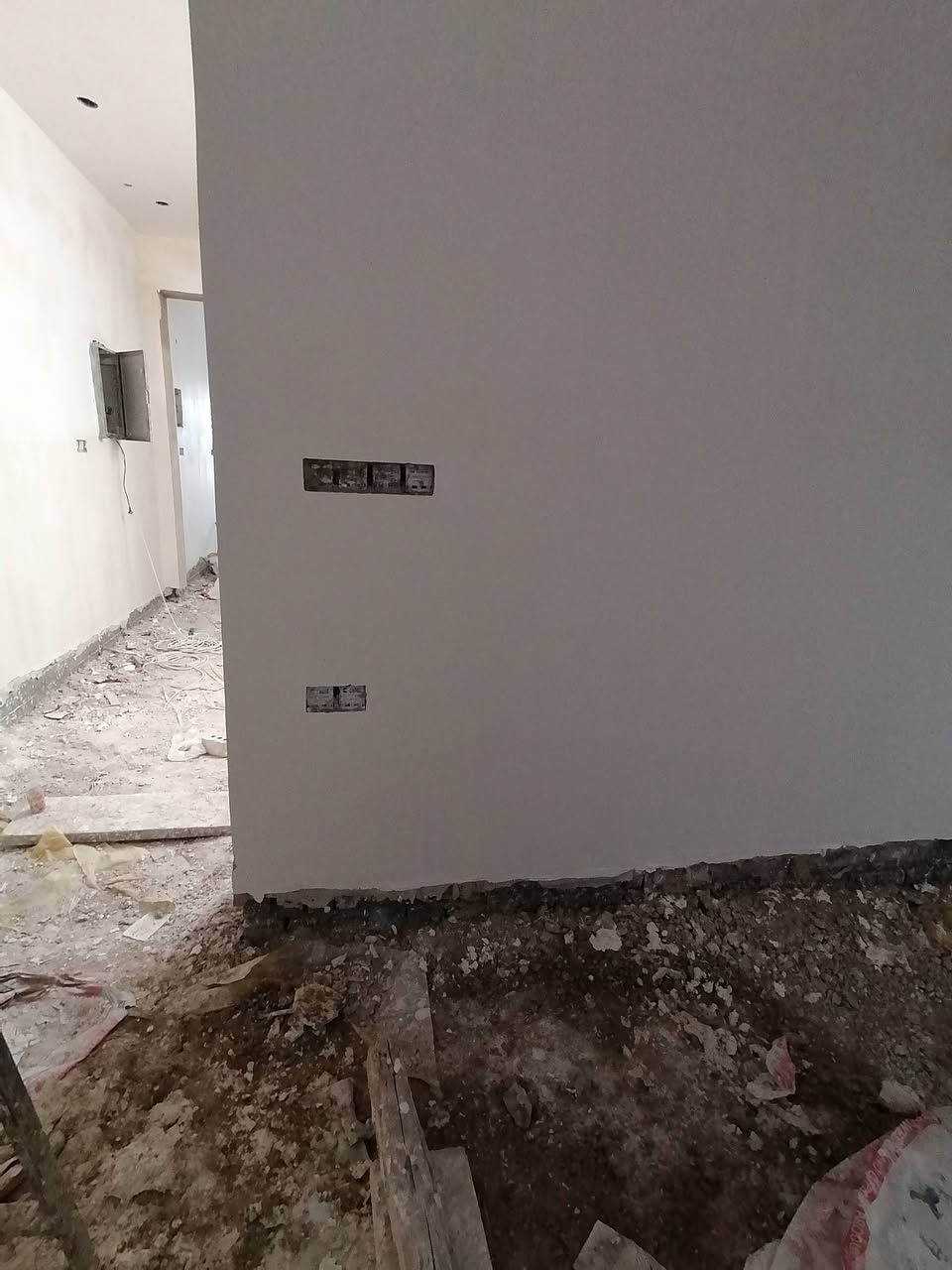 أشتـغل جص و بورك وتشميع داخلـي و تصفير مطابخ و حمـامات شغـل درجة اولى ٫ متفرغ حاليـاً شغلي بغداد فقط.
رقـمي : ***********

