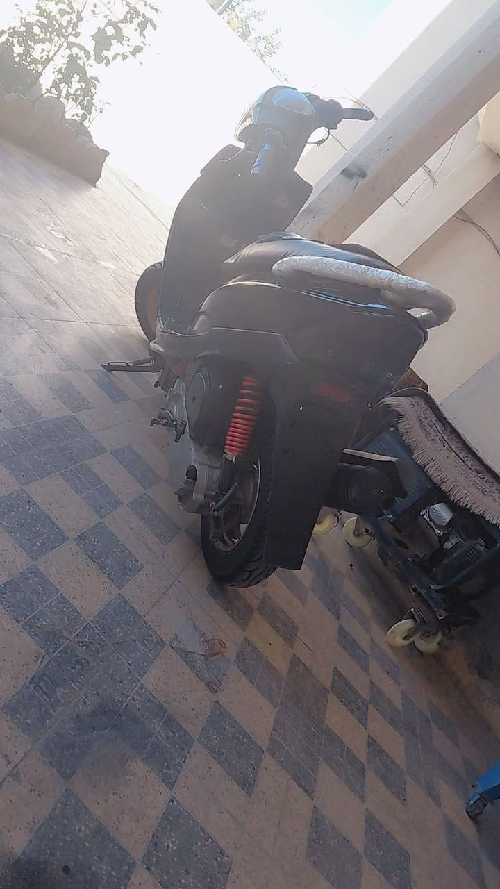 السلام عليكم دراجه ماكس للبيع بوشه ٥٥
دراجه حيل نضيفه عنوان:تكريت قادسيه.  السعر 700وبيها مجال. الرقم:***********
