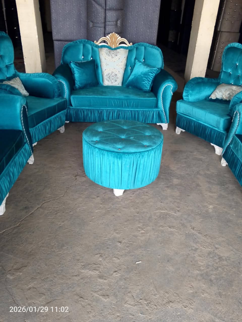 متوفر للبيع تخم باله تركي مستخدم  10 مقعد نضافة100/100 ثكيل كلش+كوشات +طبلة وسطية متوفر لدى معرض_الجوهرة
***********...***********
