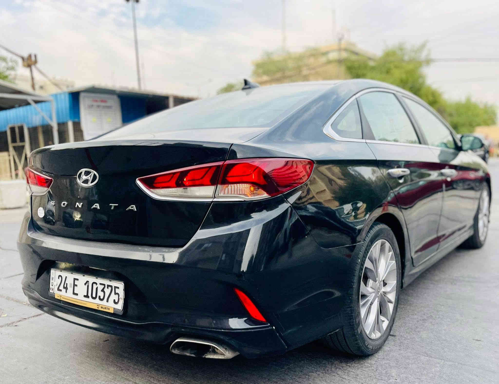 سلام عليكم سوناتا 2018 وارد امريكي 
مواصفات 

تحكمات ستيرن   شاشه كبيره      رادارات      ويل كب 18 سبورت 

كشافات امامي     كشنات مخمل       مكينه 2400 

كامره دواره         قياده ذاتيه        تحديد مسار 

تبريد ممتاز جدا       كاشف عطال       

باقي تفاصيل معروفه بصور 

مكان سياره شقق الصالحيه 

ملاحظه سياره بيه 4 قطع صبغ 

بدوا اي دواخل    صور الحادث مرفقه    

    هاتف ‭0 770 409 1344‬                     سعر 125$
