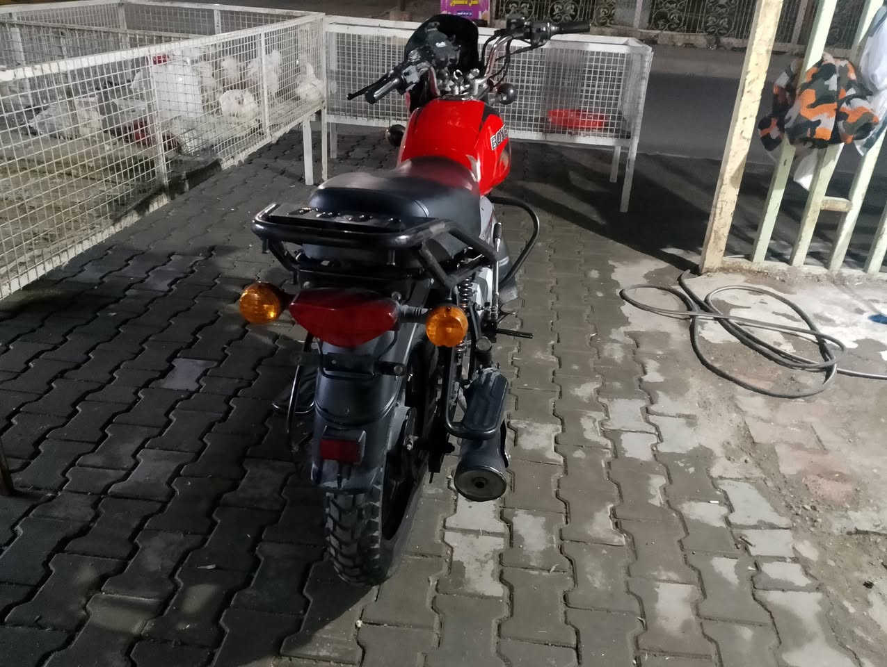 سلام عليكم بوكسر للبيع موديل 23 مكان ميسان دور النفط سعر 1300,,,,,,,مليون و 300وبيها مجال قليل خابر وتدلل ***********.                    ‏‪
