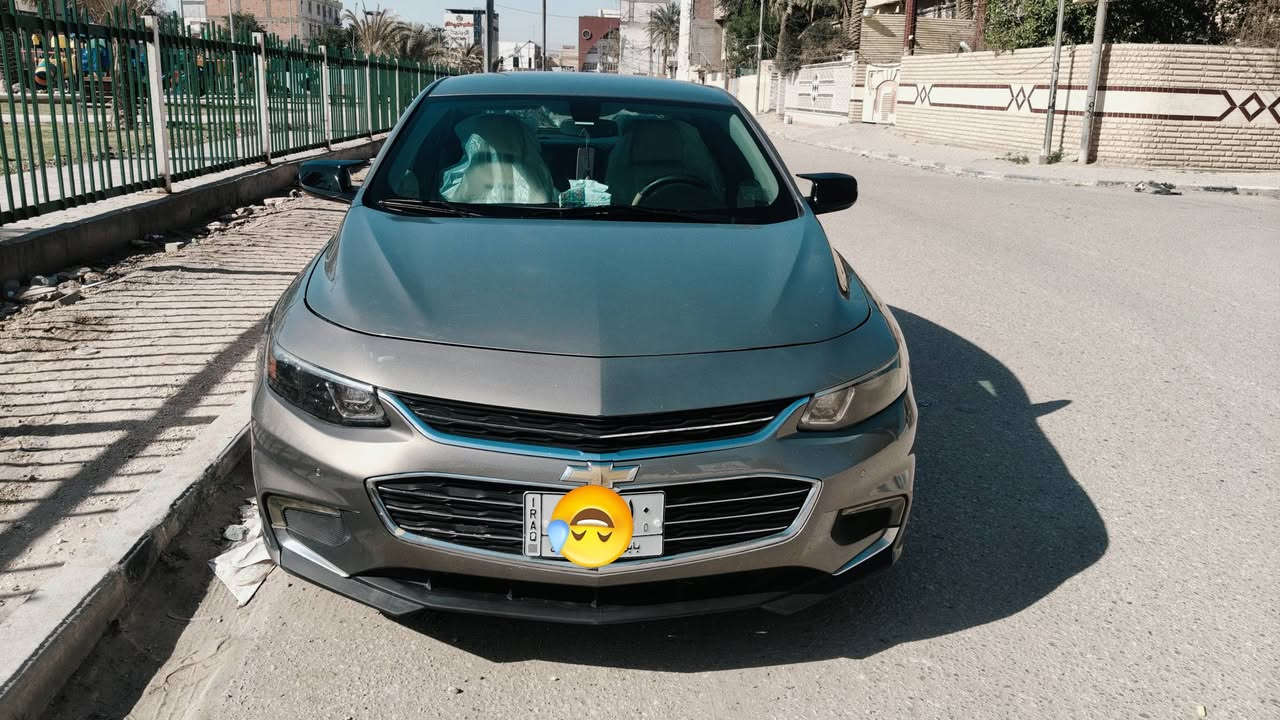 السلام عليكم ماليبو 2018  LT      السياره كلش حلو وجاهزه من كلشي جلد خمسه بصمه محرك جيد كير جدير  حداديه جديه شاشه كار بلي ملونه وارد كندي بانزين عادي كيجات كيلو متر مو ميل السياره بيه ثلاث قطع صبغ بنيد وجاملغين فقط بدون دواخل تبريد ثلج بابل بسمي *********** السعر 115. بيه مجال
