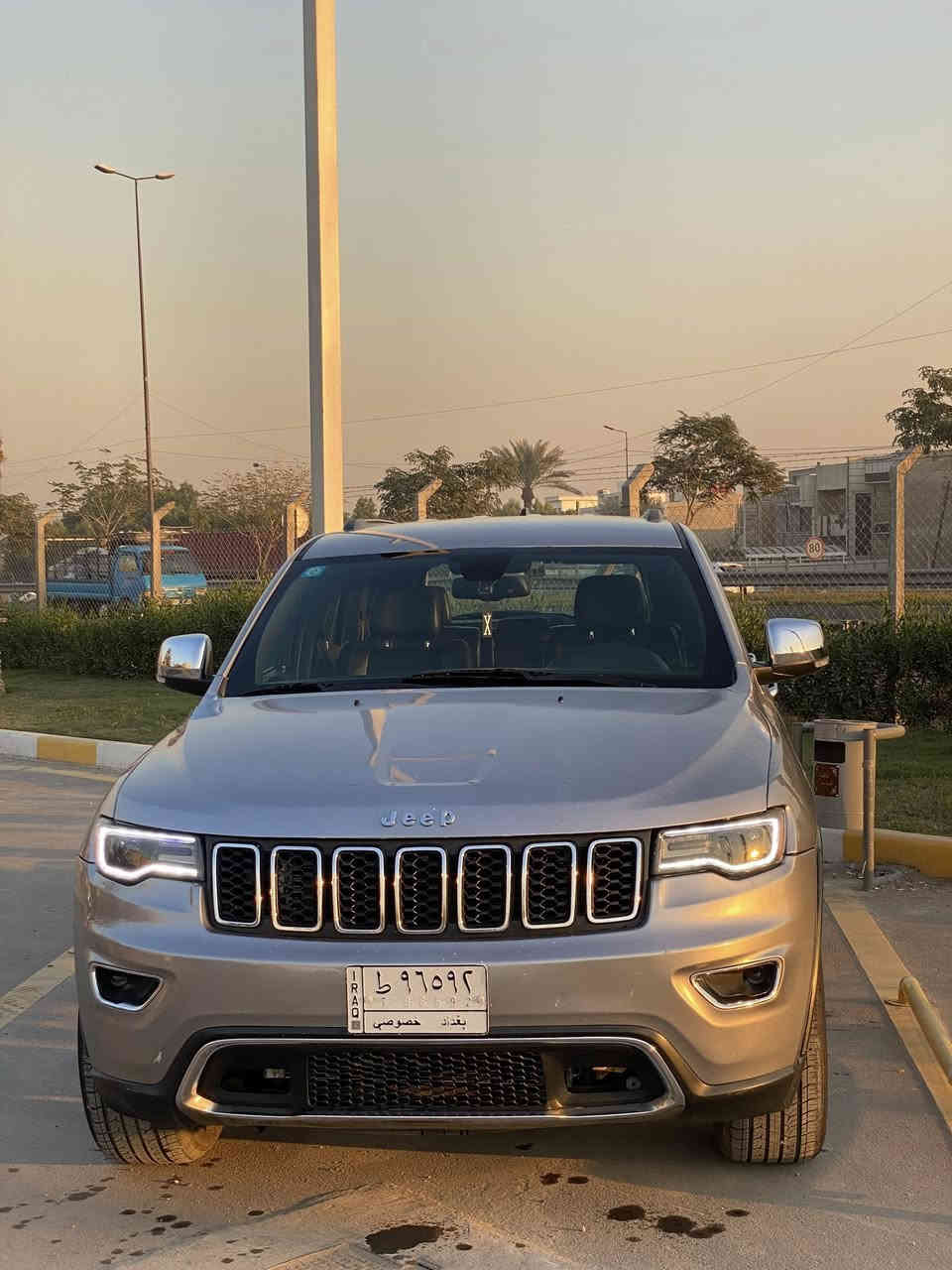 السلام عليكم

جيب گراند شيروكي موديل 2019 للبيع فقط 
مواصفات اعتيادية مكينه كير تبريد خير من الله بيها صبغ جاملغات وبنيد ونص الجنطه والسونار موجود بالمنشور بس صور الحادث ماعندي 
مكانها بغداد الغزالية السعر 190 وبيها مجال للاستفسار اكثر ***********
