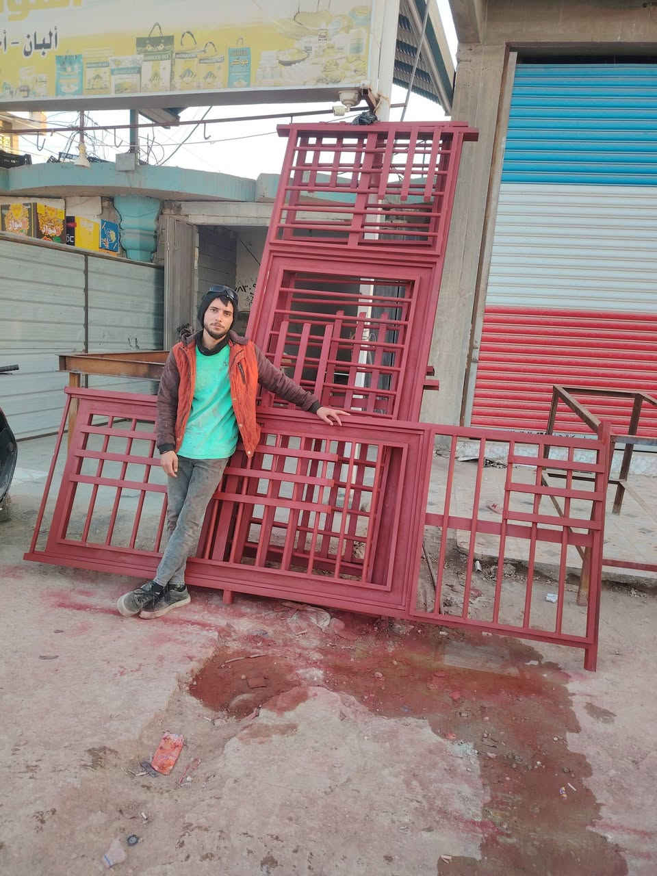 حداده الصادق
باسعار تنافسيه مستعدون كافه انواع الحداده🧑‍🏭
 ابواب🚪 شبابيك🪟 كرفانات🏪 محجرات ✅ غرف سندويج✅ سياج خارجي ✅ مراجيح ✅قمريات مطابخ ✅يتوفر لدينا احدث الديكورات التركية 🇹🇷 العمل جميع المحافضات
 التواصل ***********
واتساب ***********
