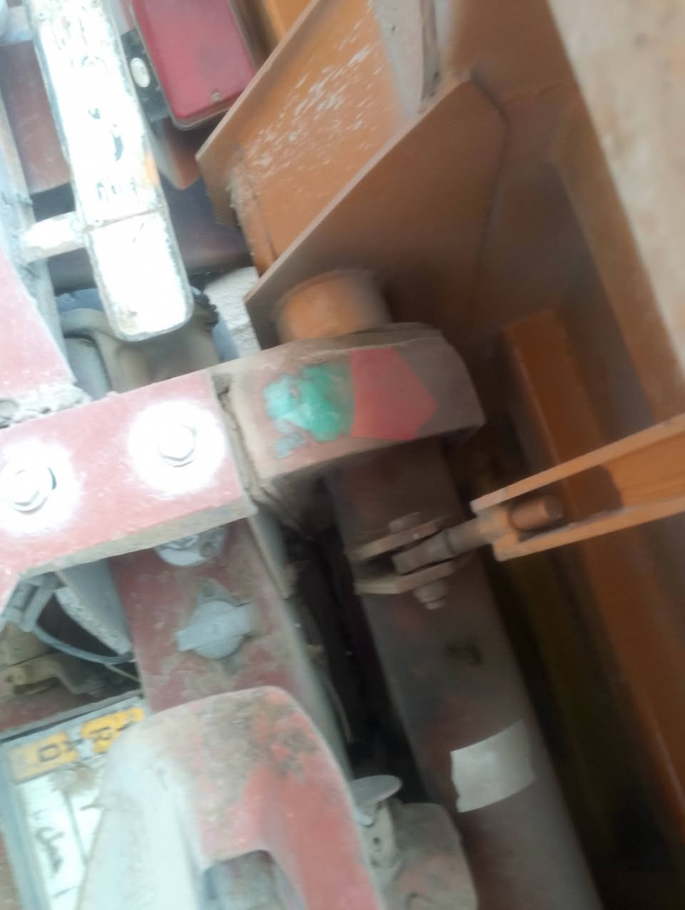 سلام عليكم للبيع بدي تك طويلة بدي جعب مايلر تصال على هذا رقم ***********
