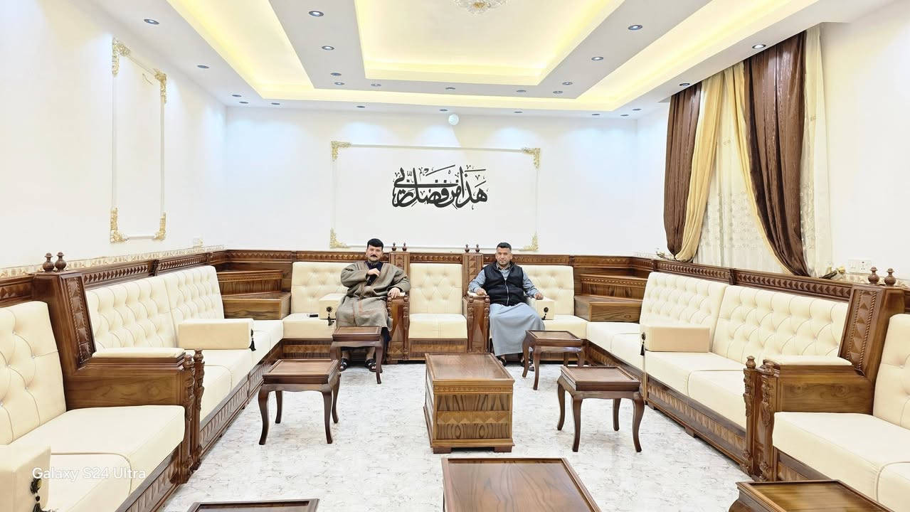 تصاميم تجمع بين الفخامة والدقة ✨
غرفة الجلوس مو مجرد مكان، هي مساحة تعكس ذوقك وراحتك.

من معمل الأخوه ضمان_10سنوات_لكافة_الموديلات، نحرص على تقديم موديلات مصممة بعناية، باستخدام أجود أنواع الخشب مثل الزان والصاج، مع إمكانية تفصيل المقاسات حسب الطلب واختيار الألوان والأقمشة حسب ذوقك — سواء كنت تفضل القماش المقاوم للماء أو القديفة الفاخر.

كل قطعة تنفذ بدقة لتناسب ذوقك الخاص وتضفي لمسة أناقة على بيتك.

📩 لمزيد من التفاصيل أو طلب تصميم خاص، راسلنا مباشرة مع صورة الموديل اللي يعجبك، أو تواصل ويانا على الأرقام التالية:
📞 ***********

📍 العنوان صلاح الدين قضاءبلد ناحية يثرب لصناعةالدواوين البوحشمه 
#أثاث_راقي #انور٠_للأثاث #تفصيل_حسب_الطلب #ديكور_منزلي #خشب_طبيعي #أناقة_البيت
