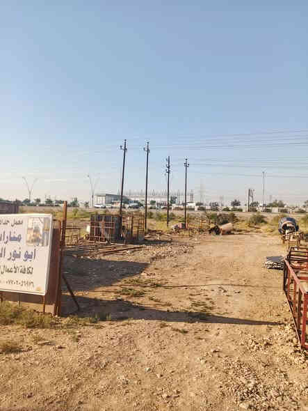 يوجد لدينا بيت للبيع قديم في منطقة سيف سعد الغالبيه الموقع مدخل شارع 30 على شارع العام تجاري  مقابيل محطة كهرباء الجديده ركن مربع المساحه 100 م//10 في 10 السعر 45 ؤبيه مجال للشراي شي بصيط ***********
