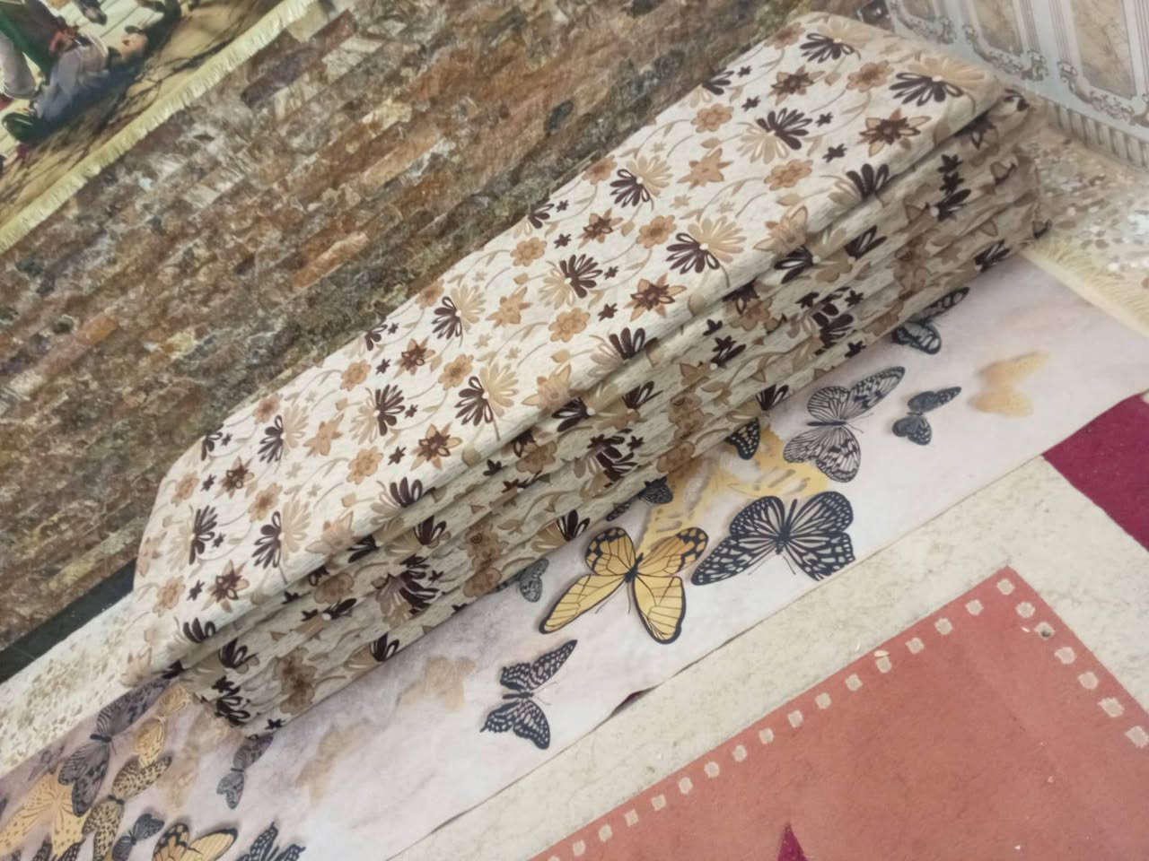 ديوان مستعمل نضيف ومرتب للبيع
***********
