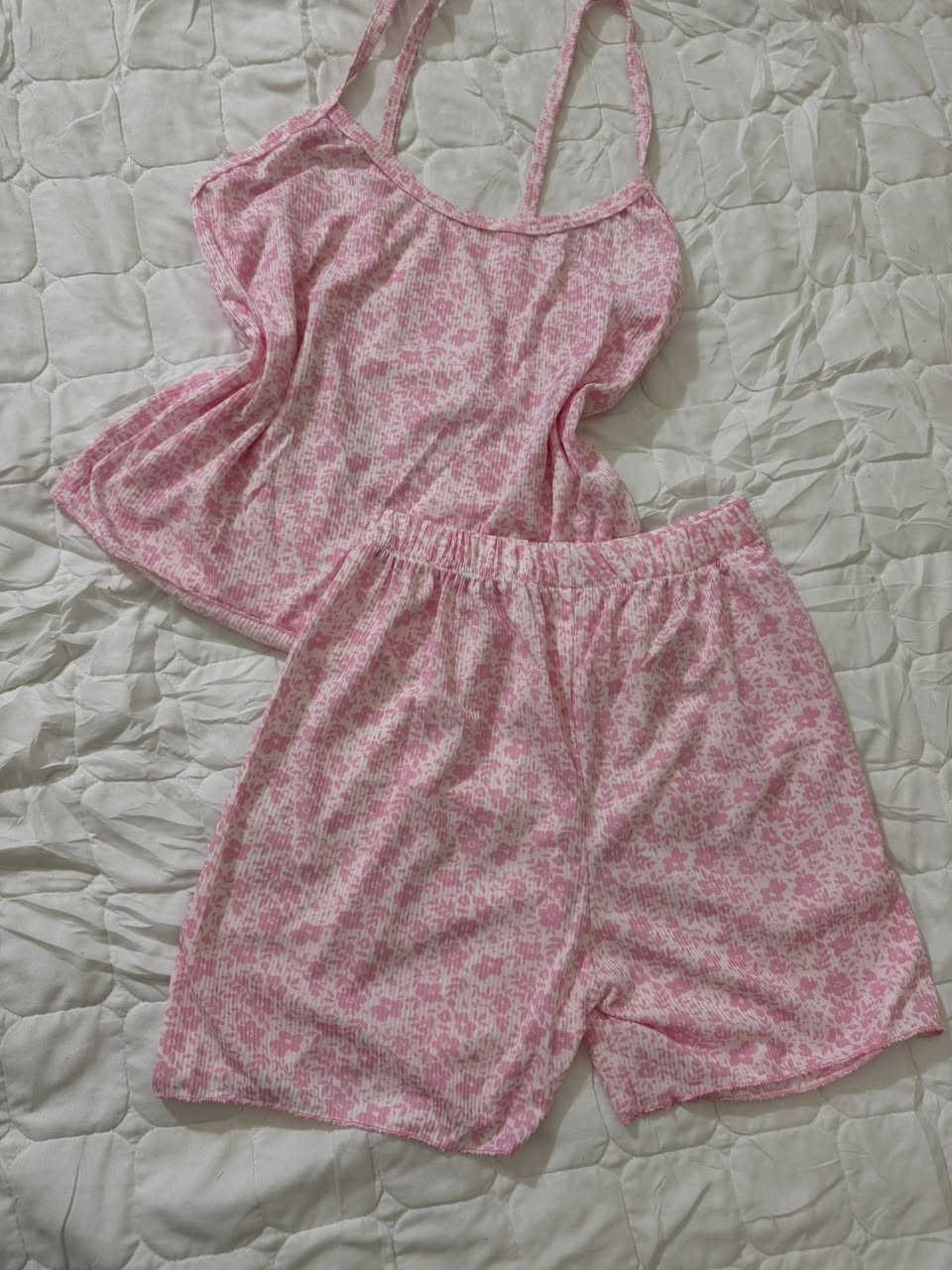 تراكات شورتات شلحات 

القياس فري سايز ❤️‍🔥 

السعر 6 الف فقط 

5 قطع التوصيل مجاني 💯


**إذا كنت صاحب هذا الإعلان وتريد حذفه لأي سبب، رجاءا أرسل رسالة إلى الدعم الفني**