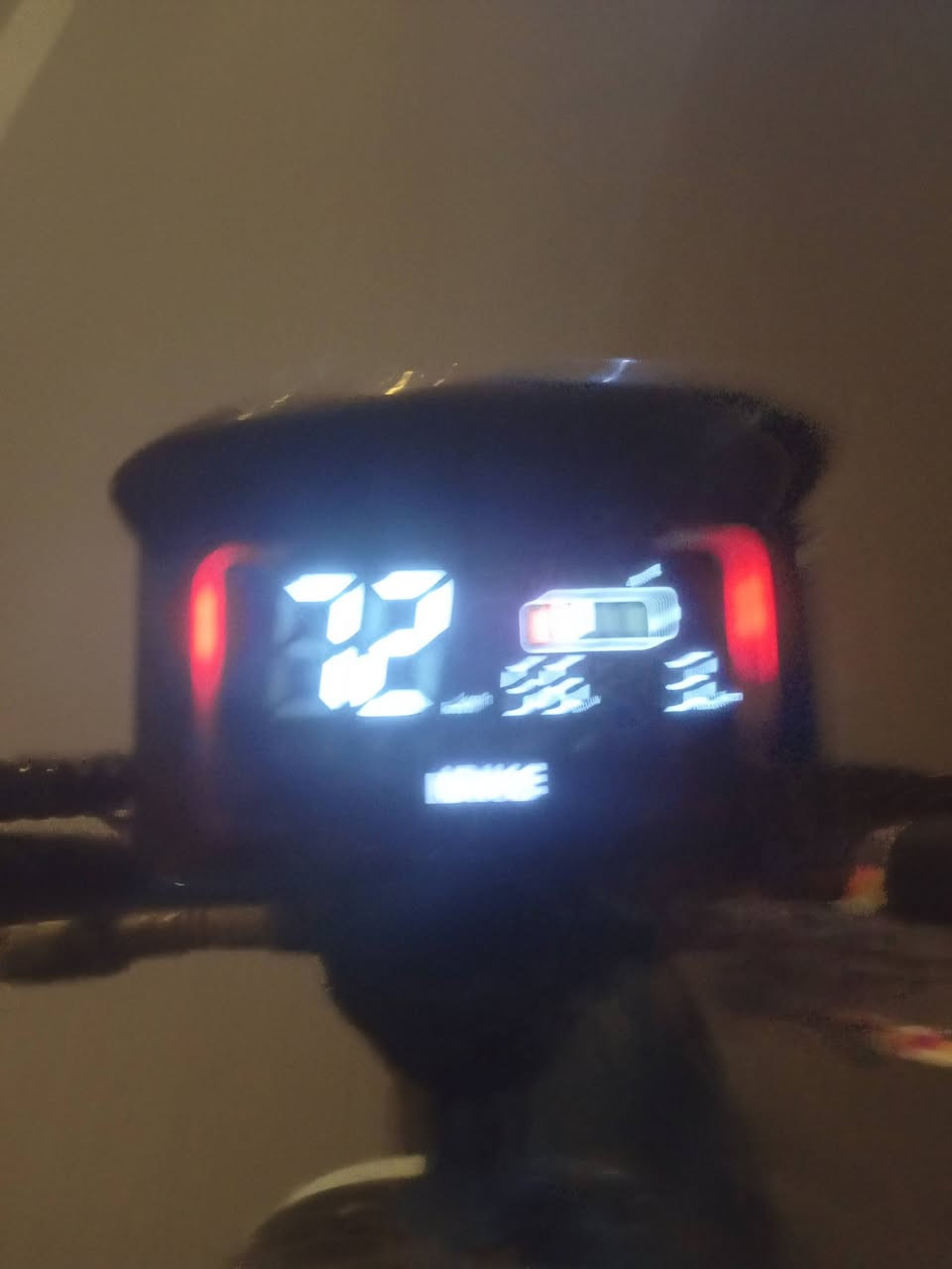 سلام عليكم شباب دراجه شحن البيع 
حجم 18 

بصمه+سويج

سرعه 60الى72حقيقي 

بطاريات دبل 5

لايت عالي ناصي وبي رماش

دبل اشاره 
سعر325وبيه مجال الطيبين
الي حاب يشتري الاستفسار رقم ***********محمد

بكان بغداد
