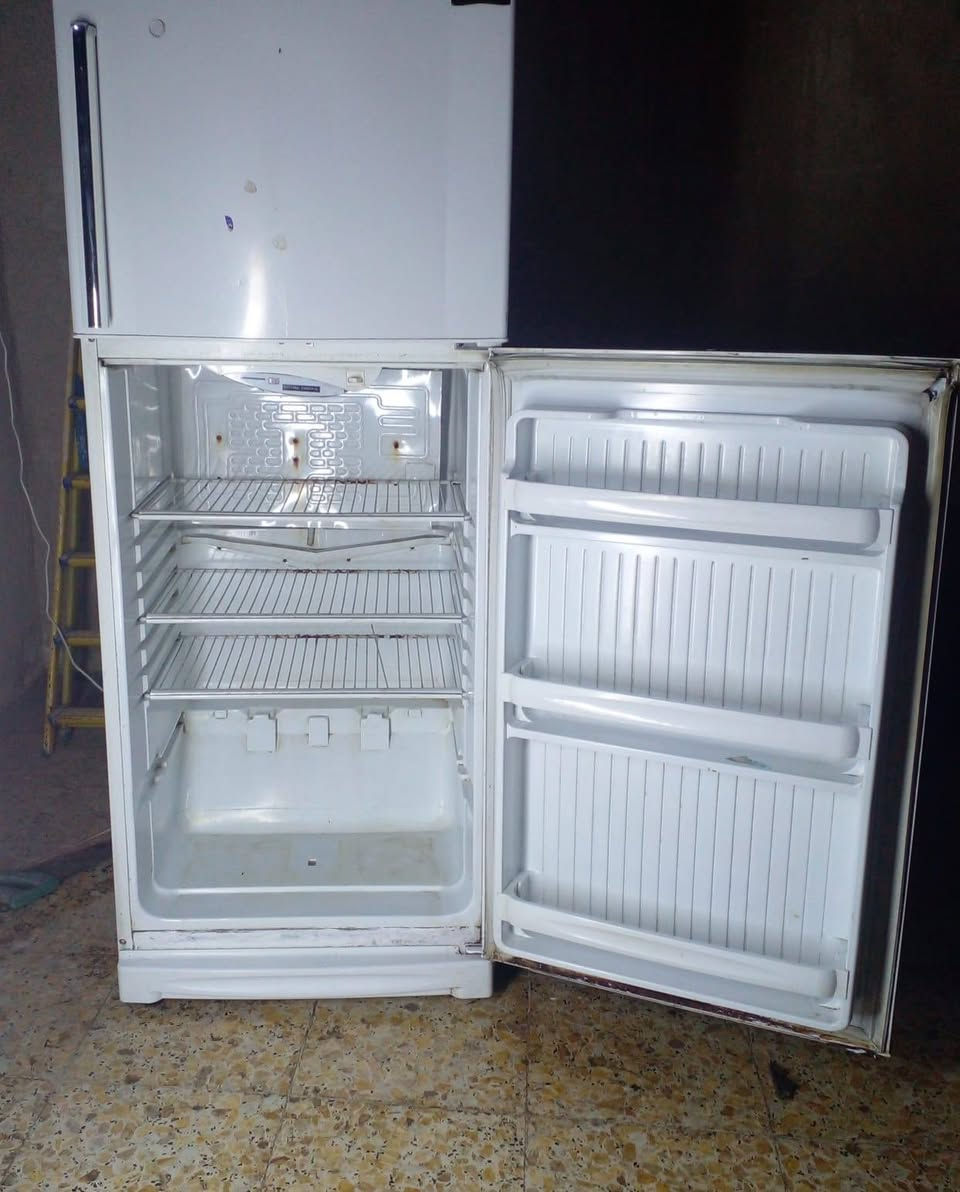 سلام عليكم عيني ثلاجه للبيع لا زنجار لا خياس سعره 175بيه مجال نضيفه ثلج تبريد❄خير من الله العنوان حي اور


**إذا كنت صاحب هذا الإعلان وتريد حذفه لأي سبب، رجاءا أرسل رسالة إلى الدعم الفني**