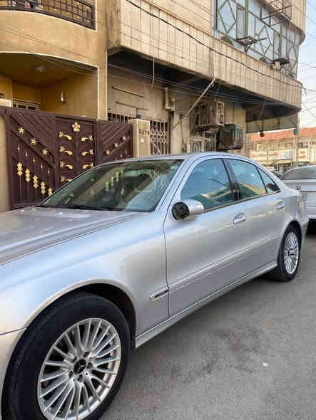 مارسدس ام عيون W211 موديل 2003 نظيفه وجاهزه للبيع . للاتصال ***********
