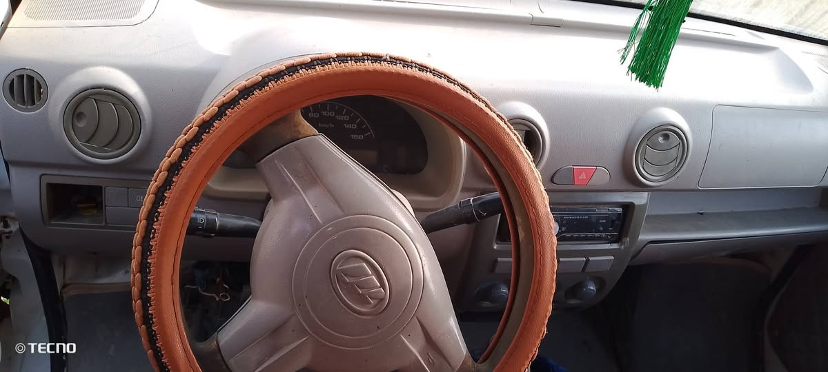 سياره ليفان موديل ٢٠١٣ للبيع
ديالى بعقوبة ***********
