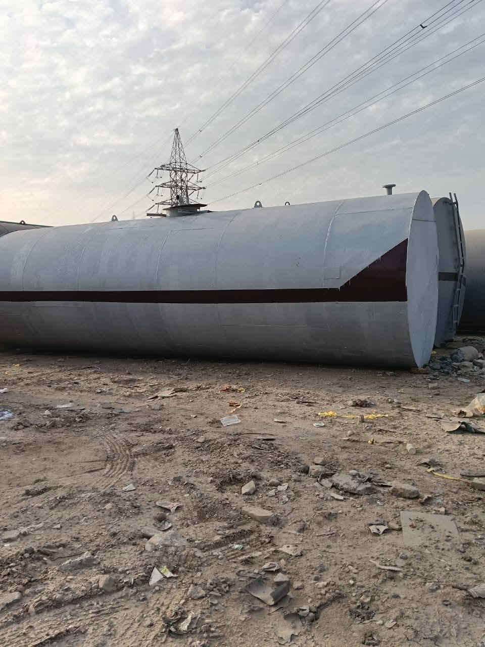 للبيع خزانات سعة ١٠٠ الف لتر و٥٤الف لتر ***********    ***********
