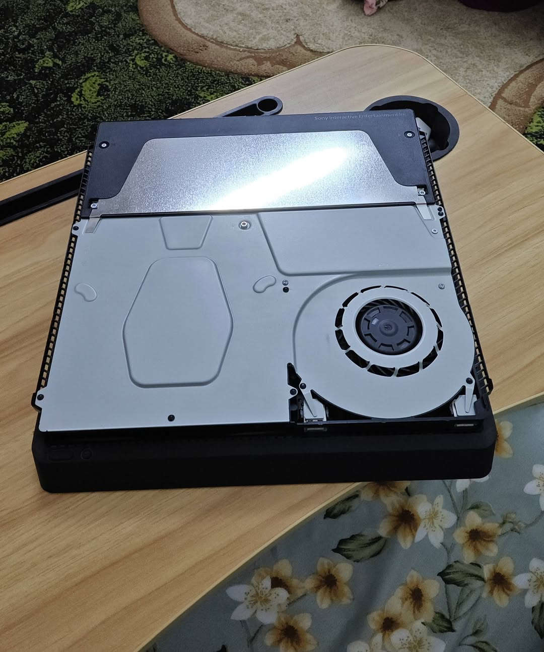 سلام عليكم 
بلي 4 سلم مهكر نظام 12 قرص
ذاكره 500GB
نظيف ممفتوح نهائيا استعمال قليل
كيبلات كامله
2 جوستك 
هارد 500GB
يو بي اس 850 
الألعاب يلي بي 
اساسن كريد فالهالا
باتلفيلد 5
بيس 26
بيس 26 نسخة عراقية 
گوست اوف تسوشيما 
GTA V معربه + مود
Mafia: Definitive Edition 
Police Sim: Patrol Officer 
Tekken 7
The Crew 2
Watch dogs 2
سعر 320
مكاني النجف
*********** واتساب
