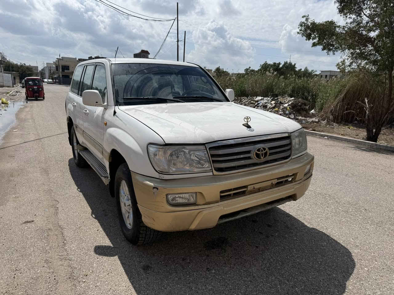 لاند كروز حديده مديل 2006 مكينة وكير اوتماتيك محورة 6 سلندر مكينة وكير مكفولات صدر امامي خلفي جديد تخم تاير جديد ويل كب جديد كهربائيات  كله شغالة اي نقص ما بيه كلج مال الكمبريسر يشكل تبريد وتدفئهً شغاله دبل فيتمات بلادي شاشه كبيره دوشمهً جديده سياره حديده بدون ارقام السعر 60 بيع او مراوس حسب القناعه ***********
