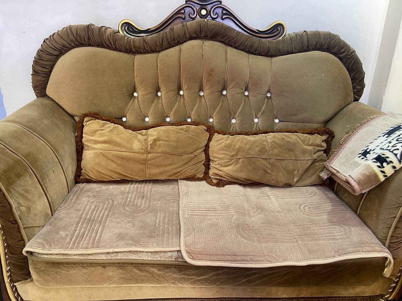 السلام عليكم تخم قنفات للبيع عدد 10 مقاعد المكان اليرموك للاستفسار :
***********
