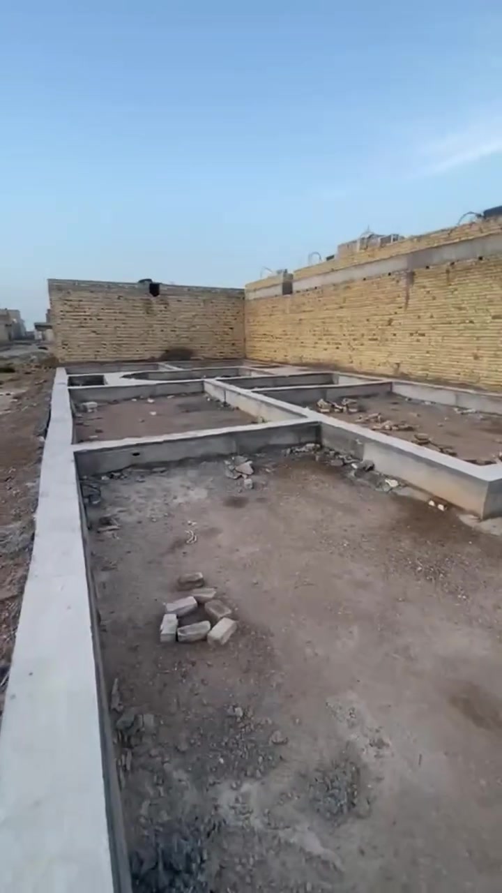السلام عليكم 
قطعة للبيع المساحة ٢٥٠ 
الواجهة ١٠ النزال ٢٥
 منطقة القصور نزله نعمة الريفي مجاور معرض الأثاث
للاستفسار يرجى الإتصال على الرقم 
***********

