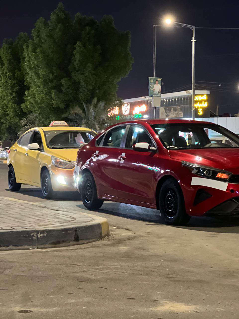 السلام عليكم كيا فورتي للبيع ب 130 او المراوس بسيارة كورولا هايبرد سيارة مديل 23 معوقين رقم مميز حدادية جديدة تخم تاير كير مكينة كفالة منظومة زنون 
المعوق موجود وكالة جاهزة يمة ما تريد المكان البصرة المعقل رقم الهاتف 
*********** البصرة, العراق
