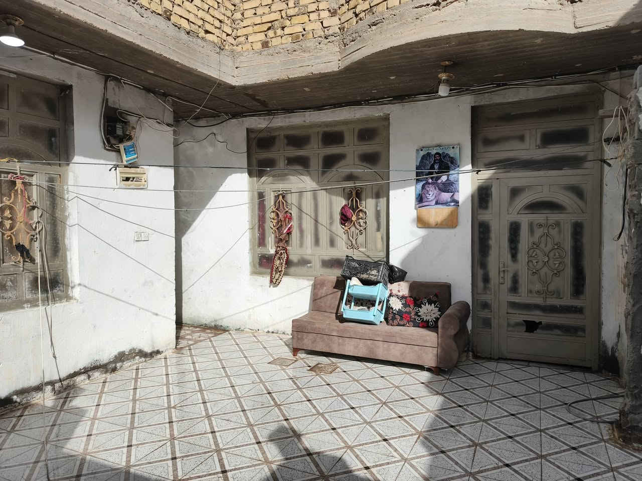 سلام عليكم على بركه الله 
اخوان دار للبيع المساحه 170 متر مكان شارع 80 طريق شريفه الجديد الدار زراعي 
يتكون الدار من مطبخ +هول + استقبال + صحيات مشتركه خارجيه + صحيات داخليه +2غرف نوم الصطح كامل من فرشي وستاره وامانه الله ورسوله الجوره هنا كله زينه ومحد اله دخل بل ثاني وشارع العام بصفك تجي وتشوف بعينك للستفسار خاص


**إذا كنت صاحب هذا الإعلان وتريد حذفه لأي سبب، رجاءا أرسل رسالة إلى الدعم الفني**