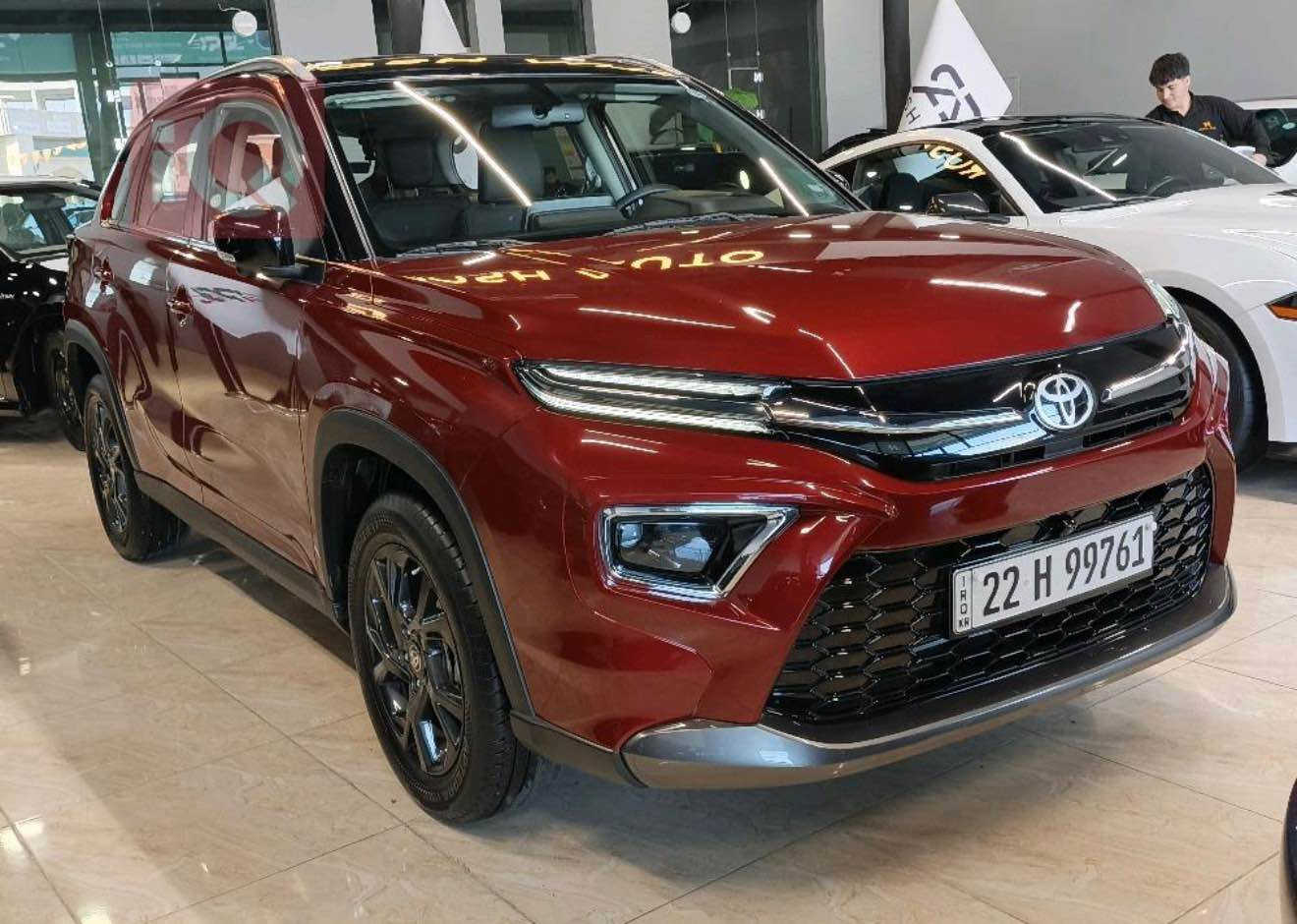 Toyota urban crosser اوربان كروزر

تويوتا أوربان كروزر 2024 
بضمان شركة جيهان
بلون مميز 🍒 
ماشية ١٥ الف كم فقط
على وضع الشركة 
فول مواصفات

محرك 4 سلندر سعة 1.5 لتر
⚙️ گير أوتوماتيك 6 نمرات
🔑 دخول وتشغيل بصمة
📱 شاشة آيباد 
🕹️ شفتات گير 
🎥 داتاشو
🌅 بانوراما 
📸 كاميرا 360° 
🔊 6 سماعات
🪑 كشنات جلد 
🔙 حساسات خلفية 
💡 كشافات ضباب
🛞 ويل 17 إنچ 
⛽ خزان وقود 45 لتر يكفي من ٨٠٠ إلى ٨٥٠ كم
🧭 ستيرن بتحكم جهتين 
🌬️ دكتات هواء خلفية

مكان السيارة اربيل 

رقم اربيل 
*********** أربيل, العراق
