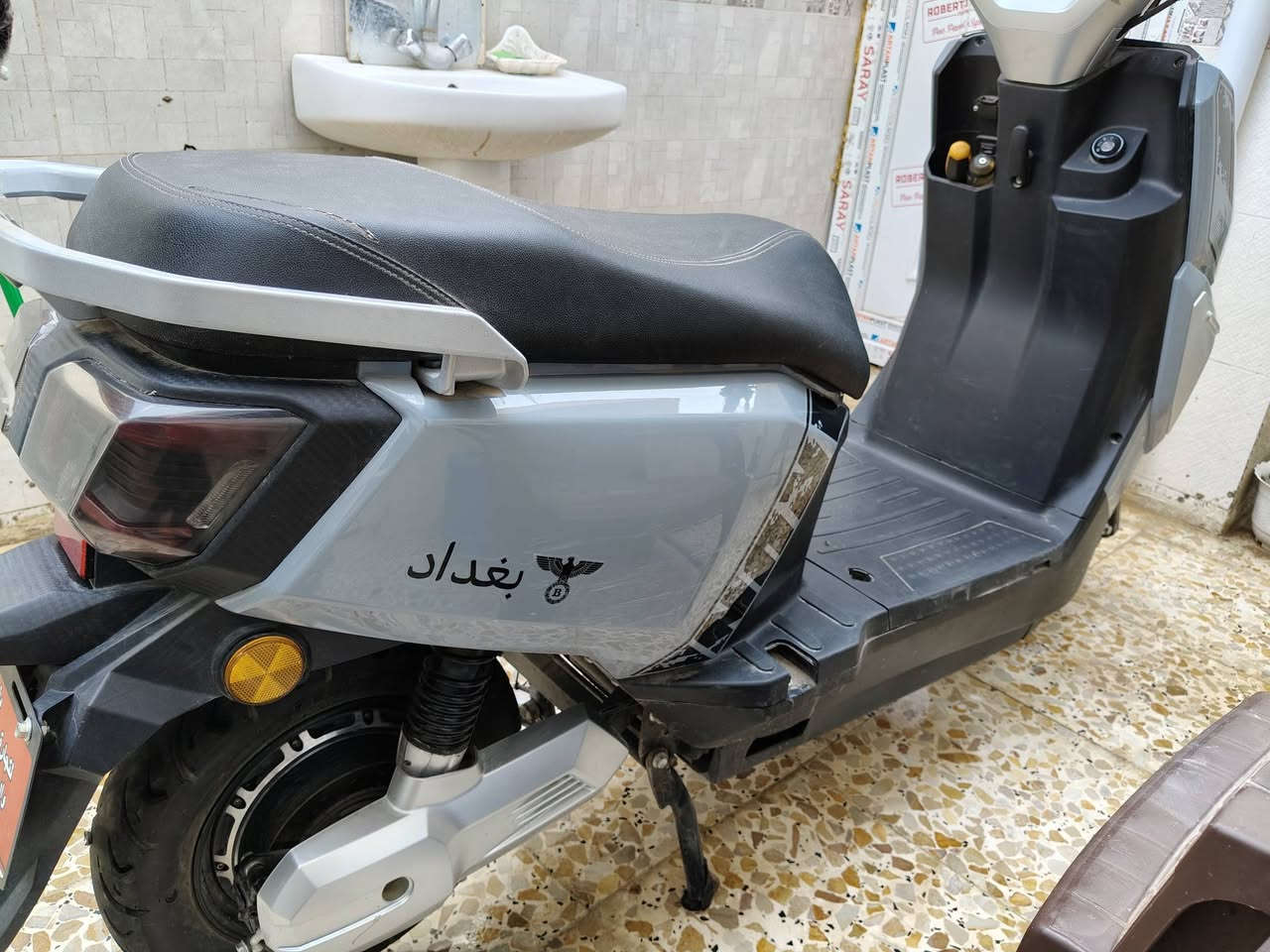 سلام عليكم 
دراجة سوبر سكوتر 
موديل 2024 
3سرعات 
6بطاريات
شاشة شغالة 
أشاير شغالة 
لايت امامي شغال
الايت خلفي شغال 
دراجة نضيفة 
وتساب فقط ***********

