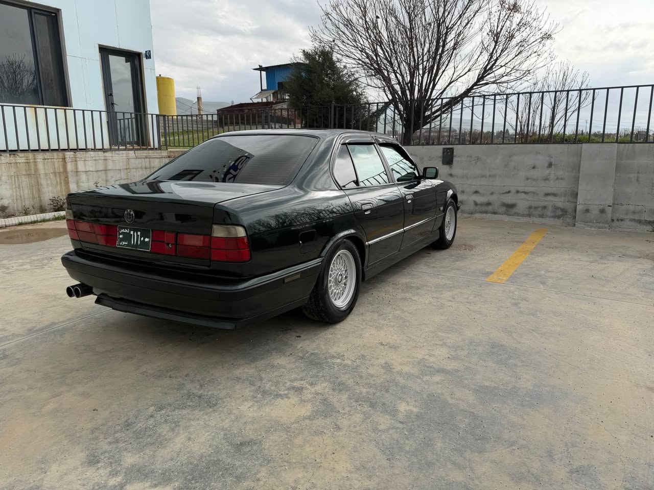 بە ناوی خوای گەورە
بۆ نرخی نامە بنێرە یان تەلەفۆن بکە لە خزمەتتدام
BMW 525i 1995 
525i گێڕ عادی 
‎ئاڕمی پلاستیکی هەولێر 
‎ئاڕمو ئەوەلیات بەشەرت 
‎ڕەنگی زیتونی 
‎ناو سپی 
تەحدید سورعە
دەبڵ ئێرباگ
‎کوشن جڵد و هیتەر 
‎گێچ ئەڵقە 
‎٤ جام کارەبا 
‎دەعمی نیە قرچێکی بەسیتی هەیە ناوی نەگرتوە 
‎تەقەو ڕەقەی نیە 
‎کارەبای و گێڕ و مەکینەی بەشەرت 
‎ساڵانسای سپۆڕتی لەسەرە 
‎تەبریدو گەرمی مەزبوتە 
‎پێش پانە
‎تایە و ویلی مشەبەکی لۆک 
‎بۆیاخی دەرەجە یەکە لە جوانیا 
‎خورفەی دەرەجە یەکە 
‎لەڕەسمەکانا چۆنە ڕوبەڕوش وایە وەک ڕەسمەکان نەبو مەسرەفی ڕێت عایدی من 
‎ئەگەر موشتەریت تەلەفون بکە سەیارە بە نامە و مەسنجەر ناکڕێت 
گۆڕینەوەش دەکەم لەسەر دڵگرتن
شوێن: عەربەت
***********
*********** السليمانية, العراق
