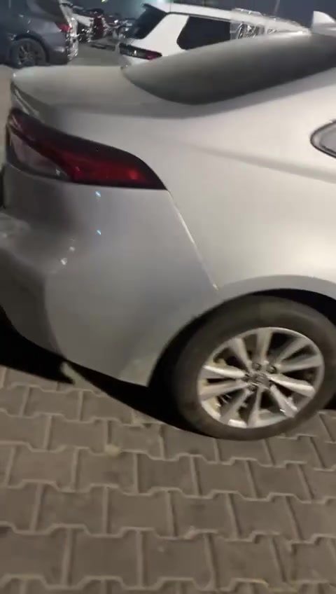 كورله 2025 مصلحه وكامله حره  بس ترقم بصمه رادار جانبي بيه هواي مواصفات  الاستفسار  *********** السعر 140بيه مجال
