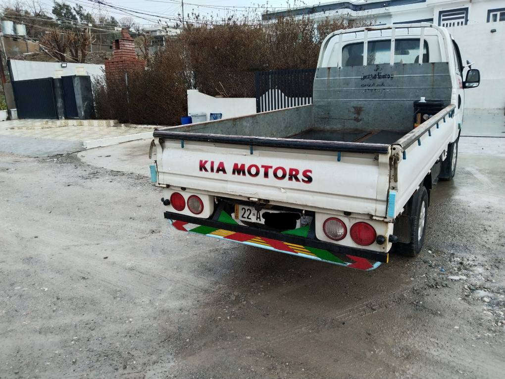 کیای 2700مۆدێل 2014هه یکەلێ جوانی هه یە بێ بۆیاخە دووسێ پەڵە ساردی هه یه سەنەوی وڕەقەمی تازەیە گێڕومەکینەو شانسی و عەکسلی بەشەرت مەکینەی کەمێ بوخاری هه یە تایەکانی تازەن  فلێنجەوتاقم پێشی وبانسی دووڕۆژە گۆڕاوە هه مووگیانی بە شەرت چرکەی تیانییە ژ.م.*********** السليمانية, العراق
