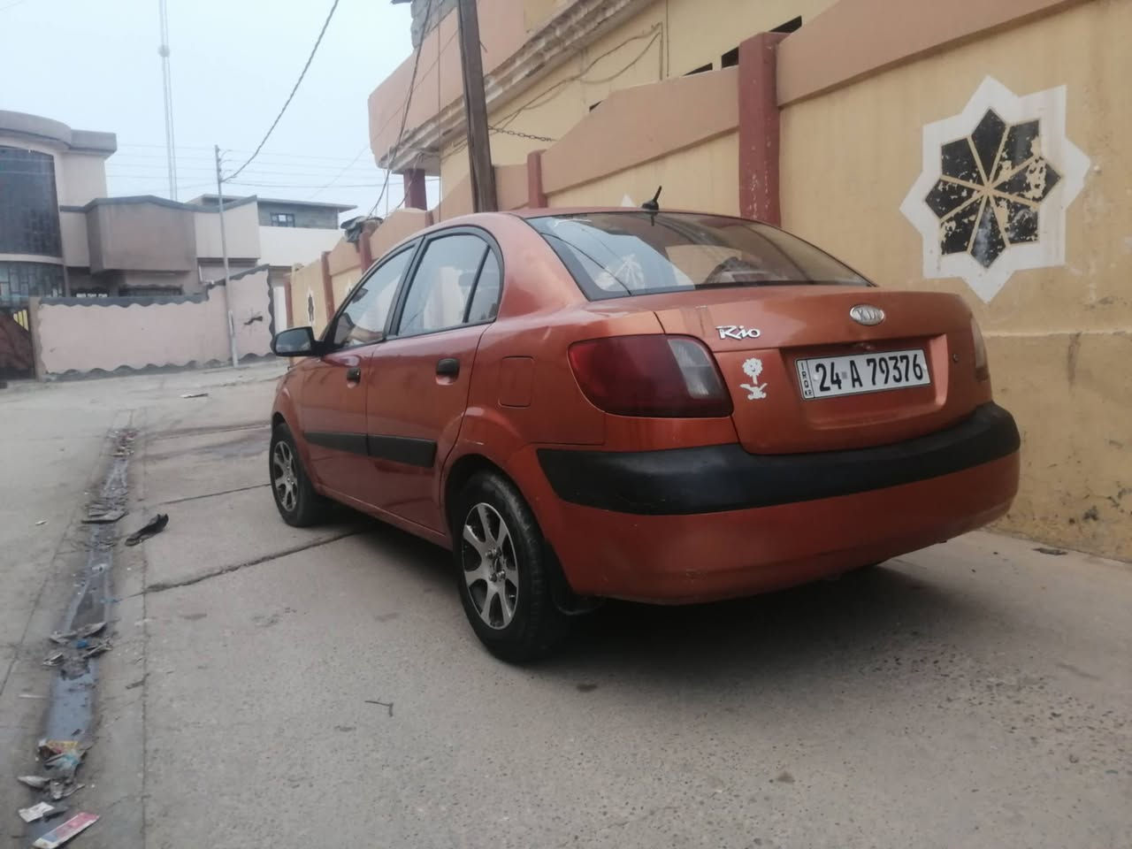 السلام عليكم اخواني كيا ريو ٢٠٠٩ رقم دولي بسمي هزه جديد محرك شرط كير شرط باتري بل كارتون طخم معمر جديد تاير جديد بدون ضرر ولا صبق فقط تصليح تك داير  مايعوزها مصرف الف السعر ٨٣ وبيها مجال  العنوان حي التنك ***********
