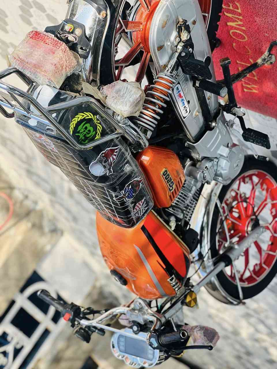 سلام عليكم سيفان موديل 24 طالعه بل 25 دراجه بعده بحالت لوكاله دراجه جيس بعد حله من صوره مكفوله كفاله عامه كله شغاله كهربئات عداد كامله مكمله تركب وتطلع ربع مذب عليه ونضافه شوفت عينكم بصوره (لبيع  سعر 725وبيه مجال او لمراوس) لمكان بابل محاويل قرب علي بن لحسين شراي اتصل ***********
