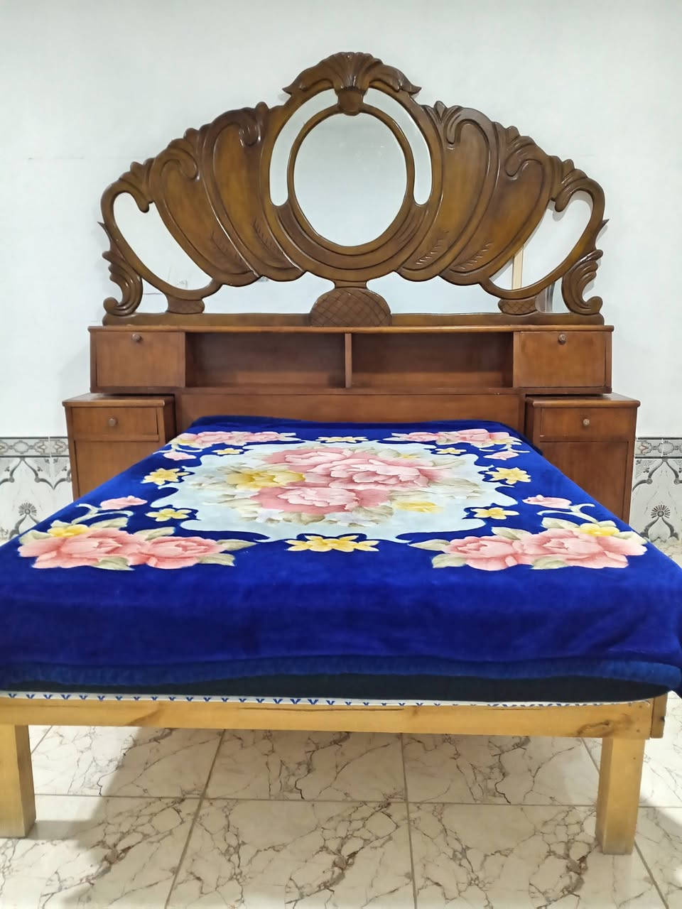 السلام عليكم غرفه اخشاب عراقي خشب ثكيل بسعر مناسب  رقم الهاتف  👈 ***********
