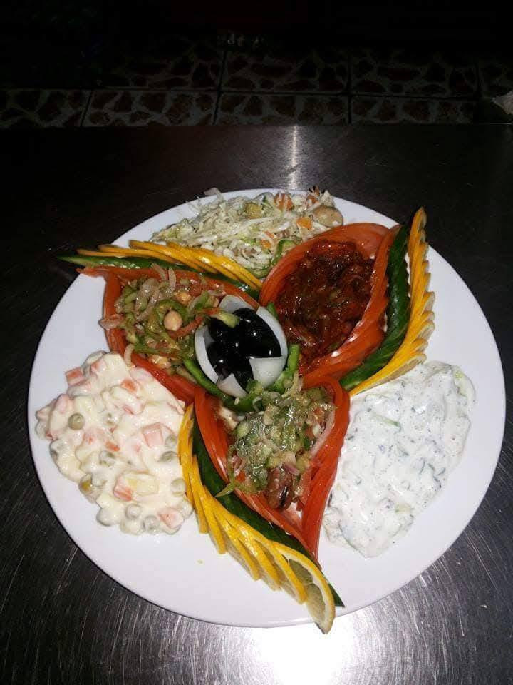 شيف مقبلات درجه اولى متفرغ***********
