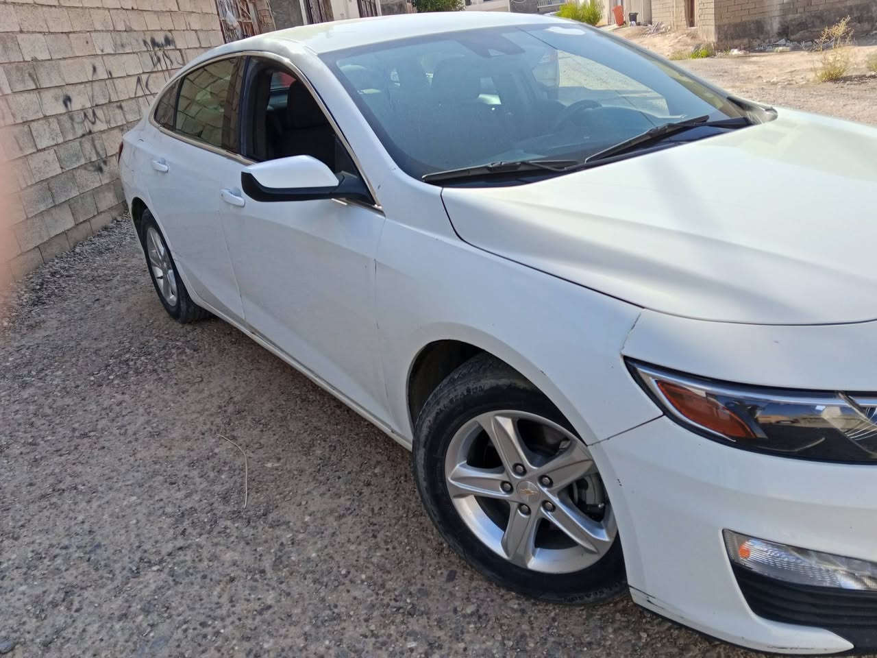 ماليبو 23 بيها البابين اليمنه مبدلات بلادي وبيها جاملغ خلفي يسره..كير ومحرك وكهربائيات مكفولات شرط..أي نقص أو خلل مابيها..السياره مواصفاتها معروفه بس تنته  مابيها..الباقي مفوله..  رقم بغداد وبأسمي وهزه جديده مشروع وطني .. السعر 135 لأي تفاصيل أخرى مراسلتي خاص أو ***********
