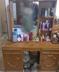 ميز تواليت • للبيع • تواصل خاص