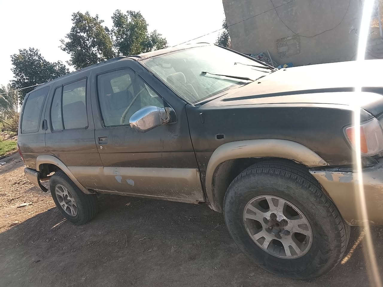 سياره لبيع مديل 2000جاهزه بس ماندل راعيهء ابيع كوم حديد***********
