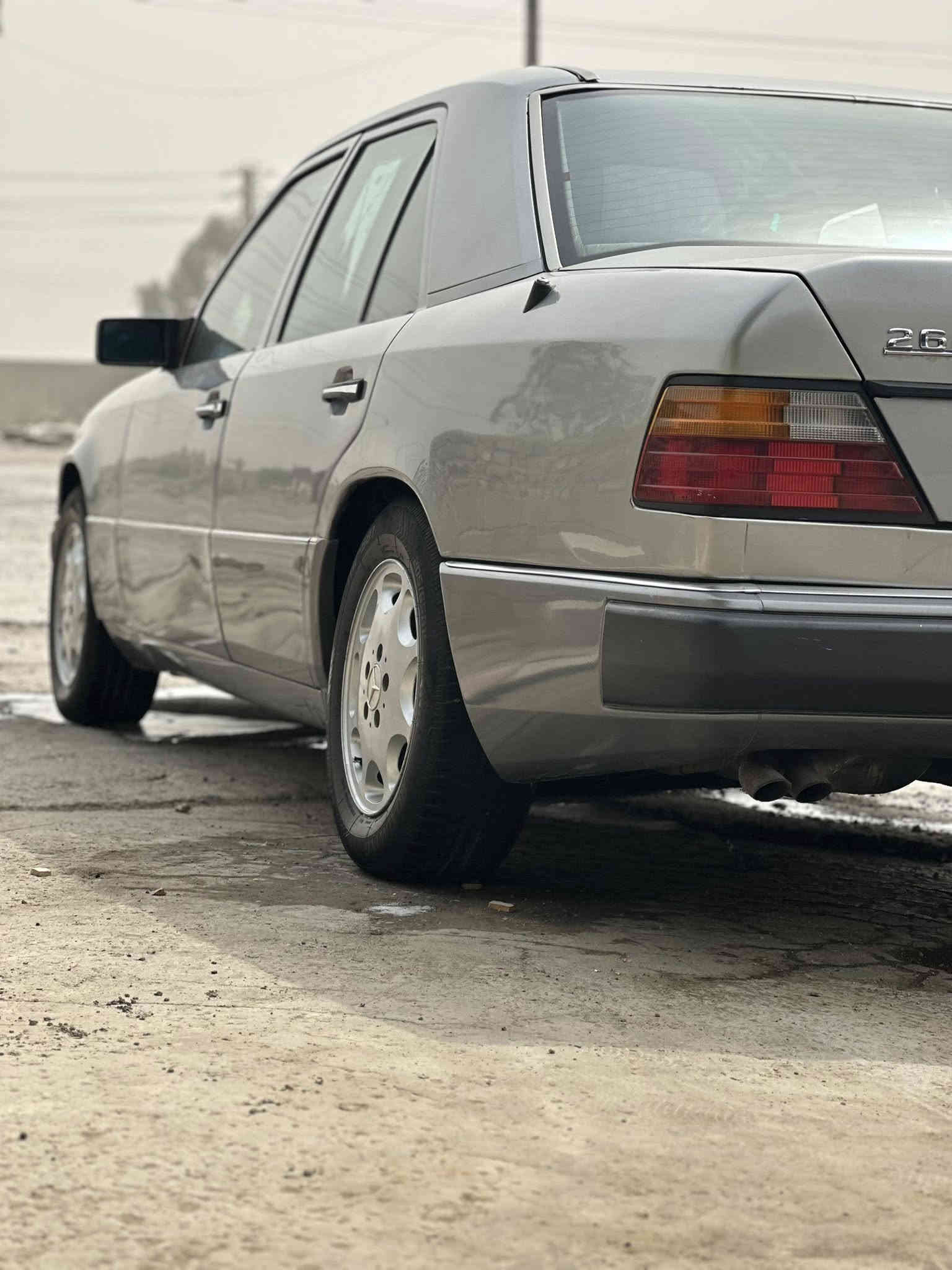 مارسدس دب موديل 1990 محرك ٤ سلندر ٢٣٠ بلادي عنكبوت سيارة جاهزة للأخير حدادية امامي خلفي جديد تايرات جديدة تبريد ثلج سلايت طكتين السيارة مصبوغة عام للجمالية فقط رقم أنبار مشروع وطني سنوية وأرقام جدد انكليزي سيارة باسمي تحويل ثاني يوم مابيهة نقص السعر ٨٠ وبيهة مجال عنوان السيارة بغداد 

هـ ***********
