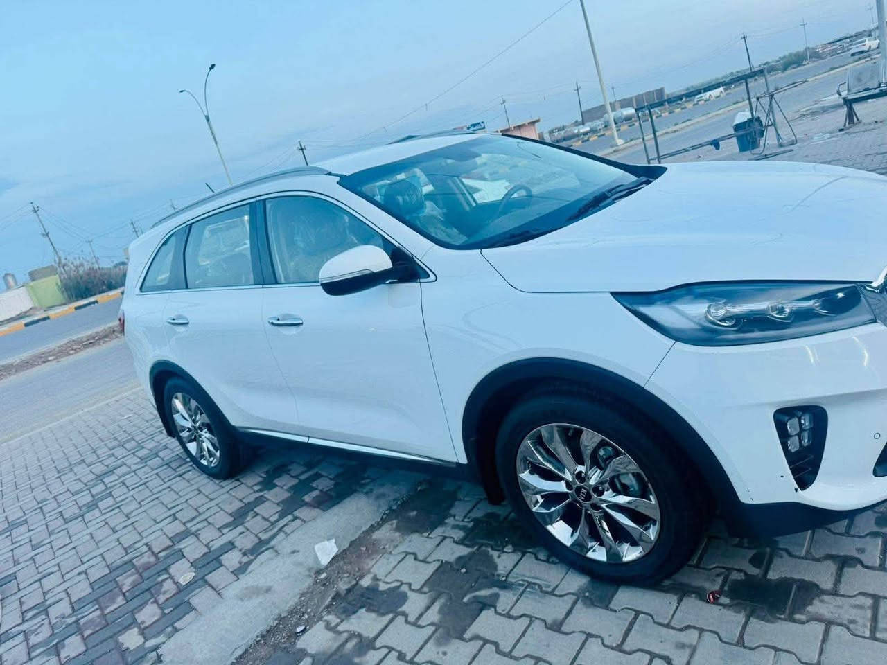 🚗 كيا سورنتو 2020 خليجي للبيع
الموديل: 2020

 المواصفات: خليجي

 المحرك: [ 6 سلندر )

ماشيه:( 152)

 اللون: أبيض

السياره مكفوله كفاله عامه بعده عل وضع الشركه 

 رقم السياره : ( سليمانيه دولي بسمي هزه وسنويه جديده )

🔹 المواصفات والميزات:

السياره فول مواصفات عده ال بنوراما 

 [اً: بصمة تشغيل وبصمة أبواب]

 [شاشة كبيرة، كاميرا دوارة، حساسات خلفية وأمامية]

 [كراسي جلد / مخمل، كراسي كهرباء]

 [تحكم ستيرن كامل، تحديد سرعة]

 [وضعيات قيادة متعددة] 

📍 تفاصيل البيع:

 المكان: [صلاح الدين بيجي ]

 السعر: [245]

 للتواصل والاستفسار:( *********** )(***********)
